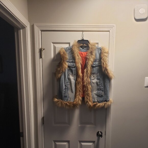 For Her NYC Denim Vest - Picture 4 of 5